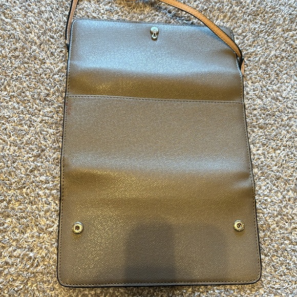 Gray clutch with lots of pockets - Picture 6 of 8